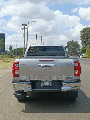 Toyota Hilux 2022 Silver