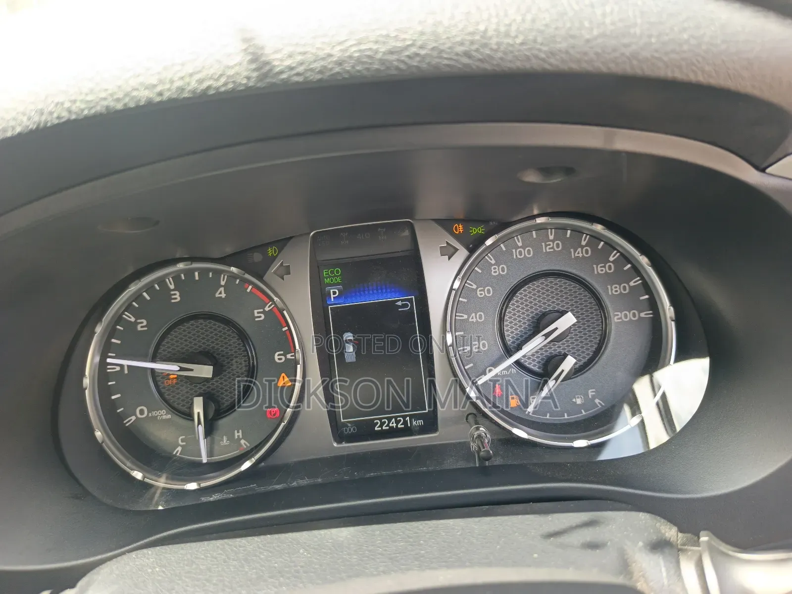 Toyota Hilux 2022 Silver