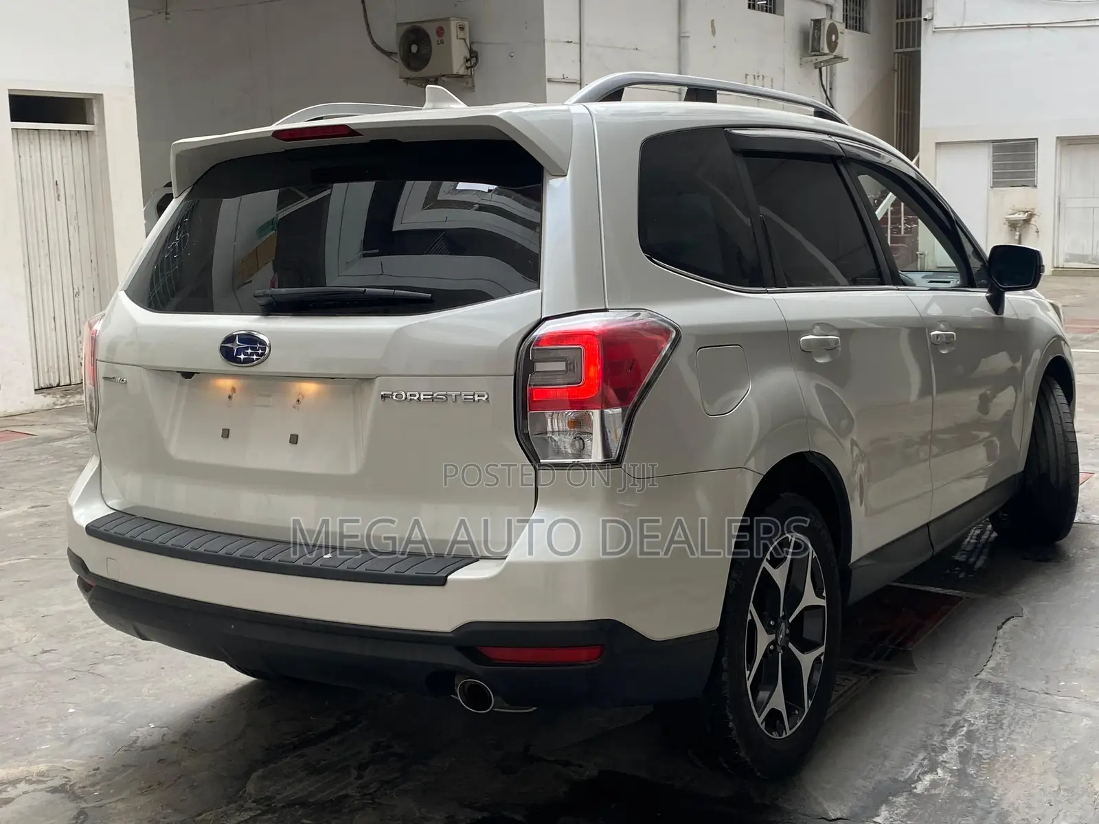 Subaru Forester 2018 White