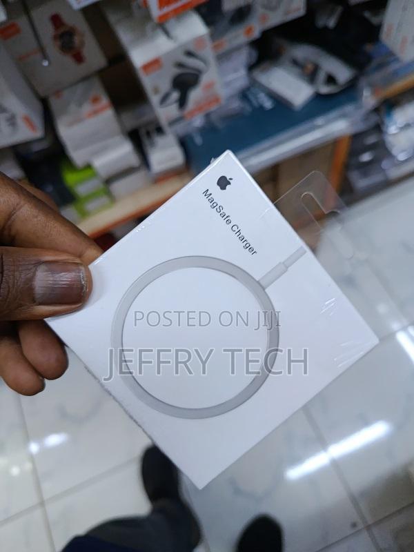 Apple iPhone Magsafe Wireless Phone Charger for iPhone - thumbnail 3