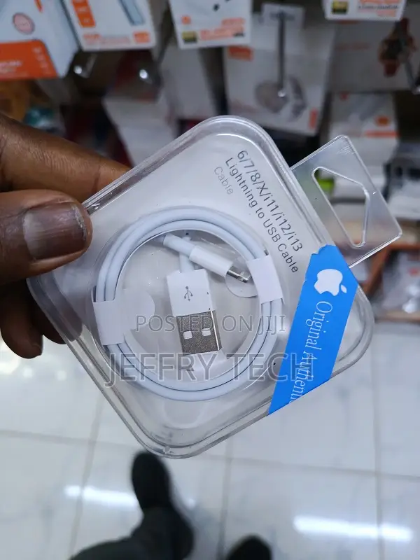 Apple Lightning to Usb Cable.