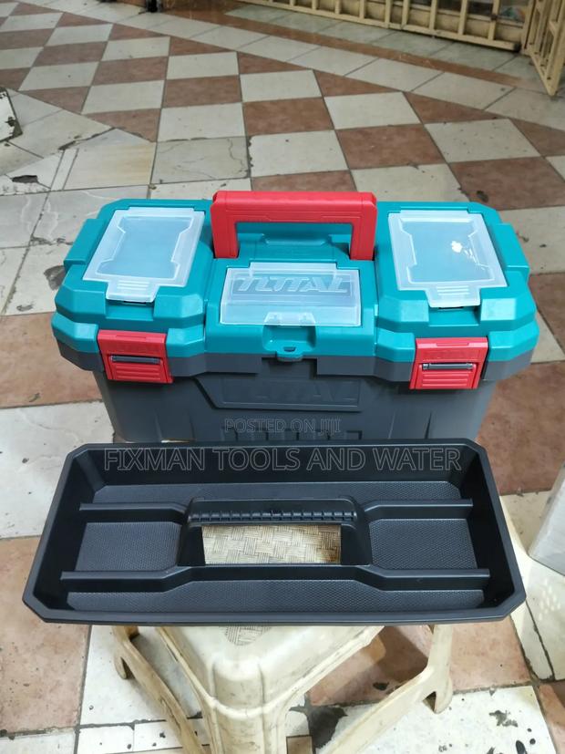 Total Empty Tool Box 17 Inches Lockable - main view
