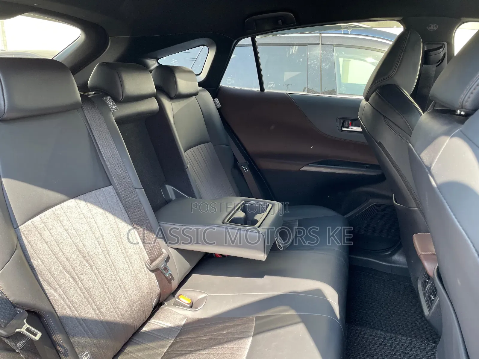 Toyota Harrier 2.0 2020 Black