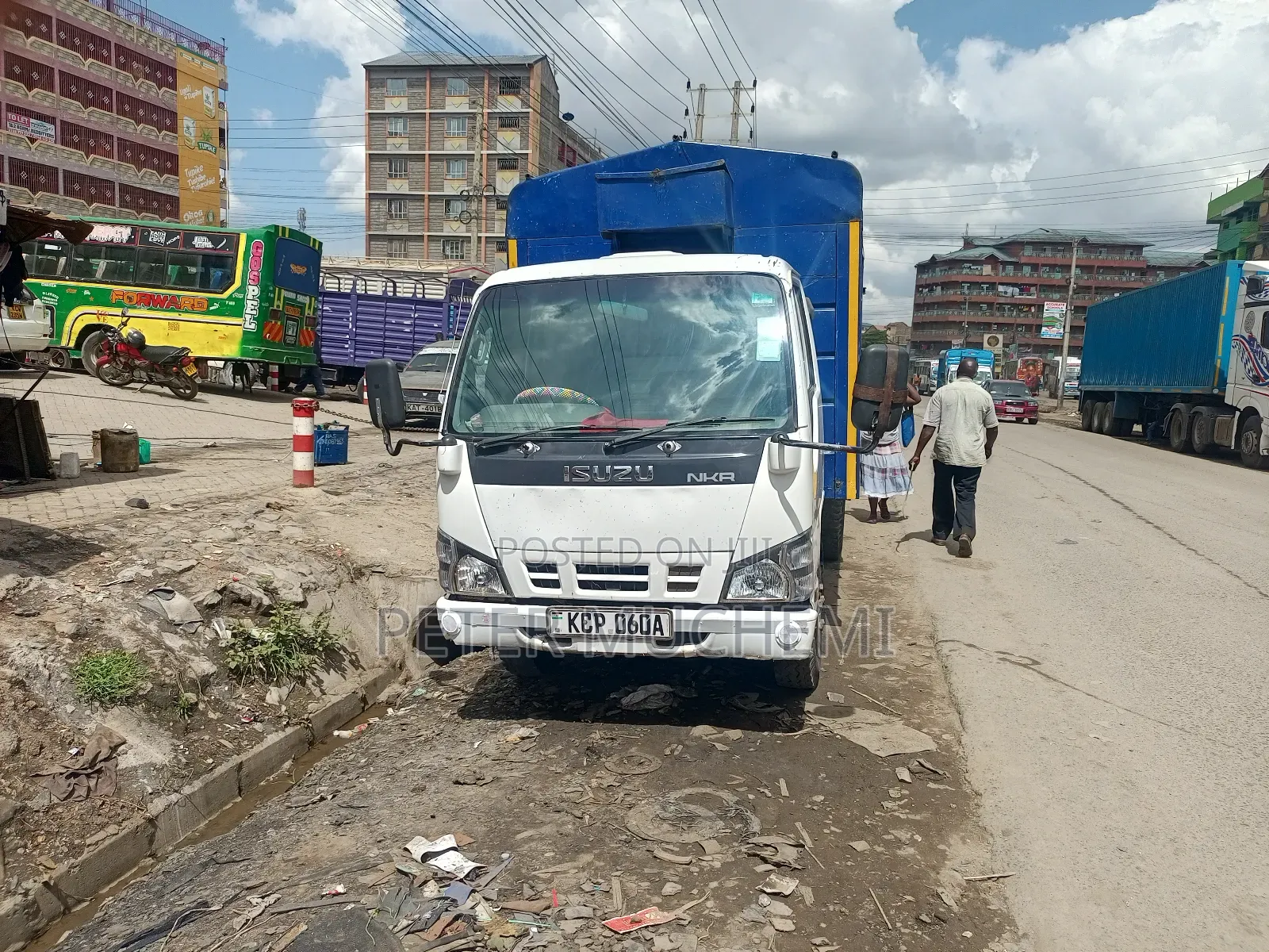 Isuzu NKR 2017 White