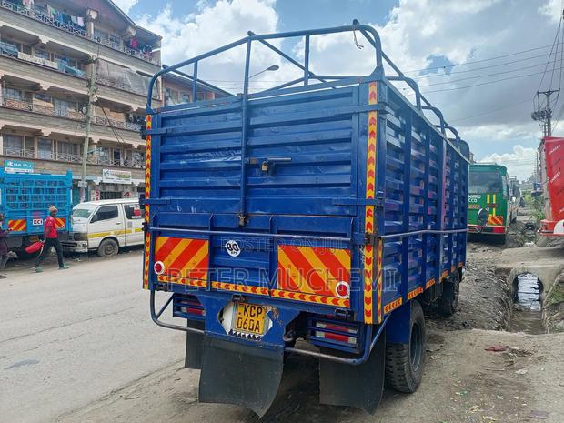 Isuzu NKR 2017 White - thumbnail 4