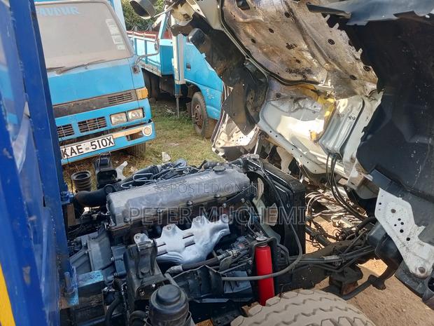 Isuzu NKR 2017 White - thumbnail 6