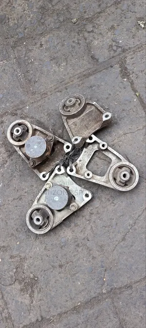 Differential Mounts Vanguard, Rav4 2008.
