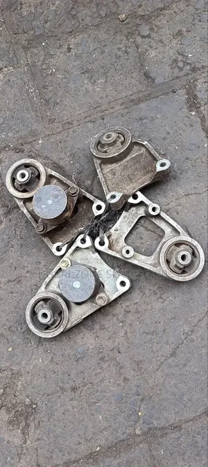 Differential Mounts Vanguard, Rav4 2008.