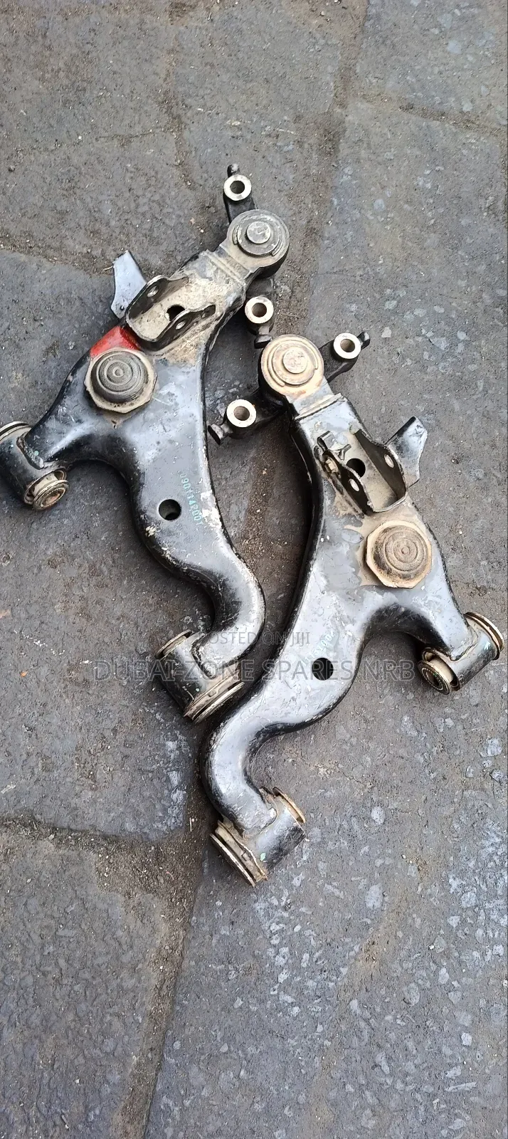 Hilux Vigo D-4d 2-wheel Drive Lower Arms.