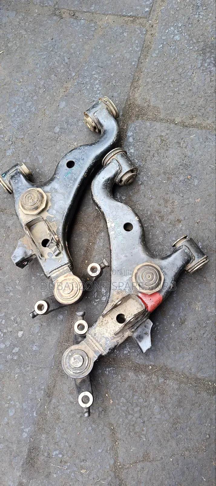 Hilux Vigo D-4d 2-wheel Drive Lower Arms.