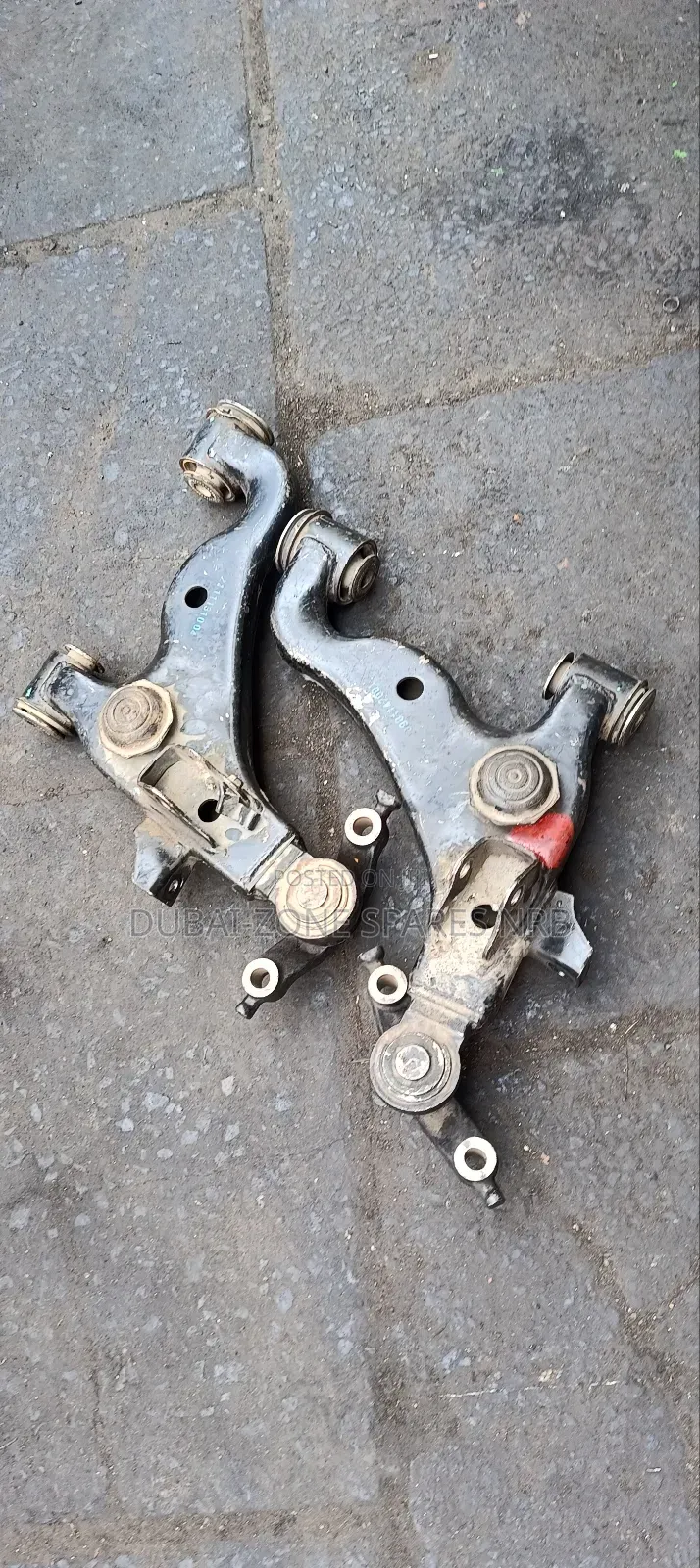 Hilux Vigo D-4d 2-wheel Drive Lower Arms.