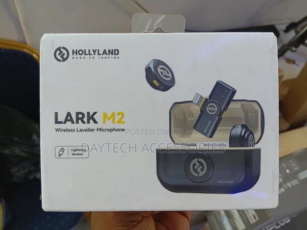 Hollyland Lark M2 Wireless Lavalier Microphone for iPhone