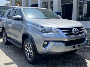 Toyota Fortuner 2.8 D AWD 2018 Silver
