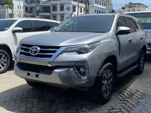 Toyota Fortuner 2.8 D AWD 2018 Silver