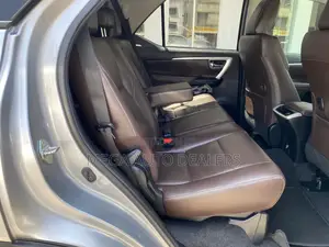 Toyota Fortuner 2.8 D AWD 2018 Silver