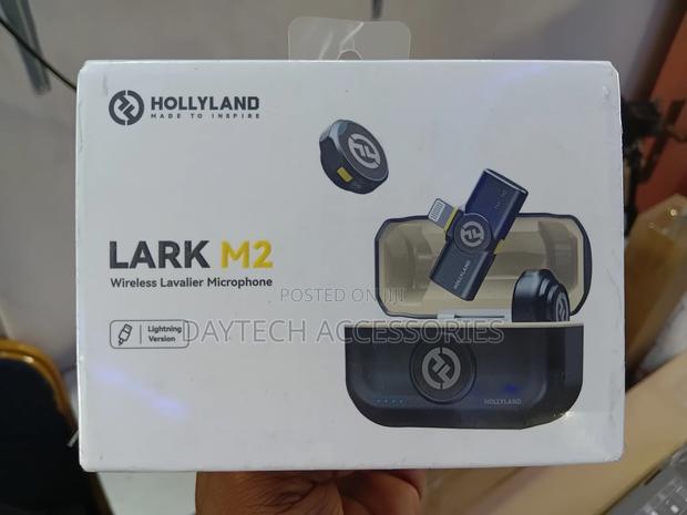 Hollyland Lark M2 Wireless Microphone With Lightning Connector