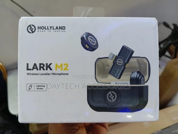 Hollyland Lark M2 Wireless Microphone With Lightning Connector - thumbnail 2