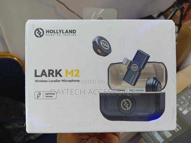Hollyland Lark M2 Wireless Microphone With Lightning Connector - thumbnail 4