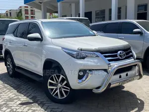 Toyota Fortuner 2.8 D AWD 2019 White