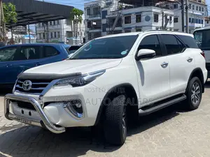 Toyota Fortuner 2.8 D AWD 2019 White