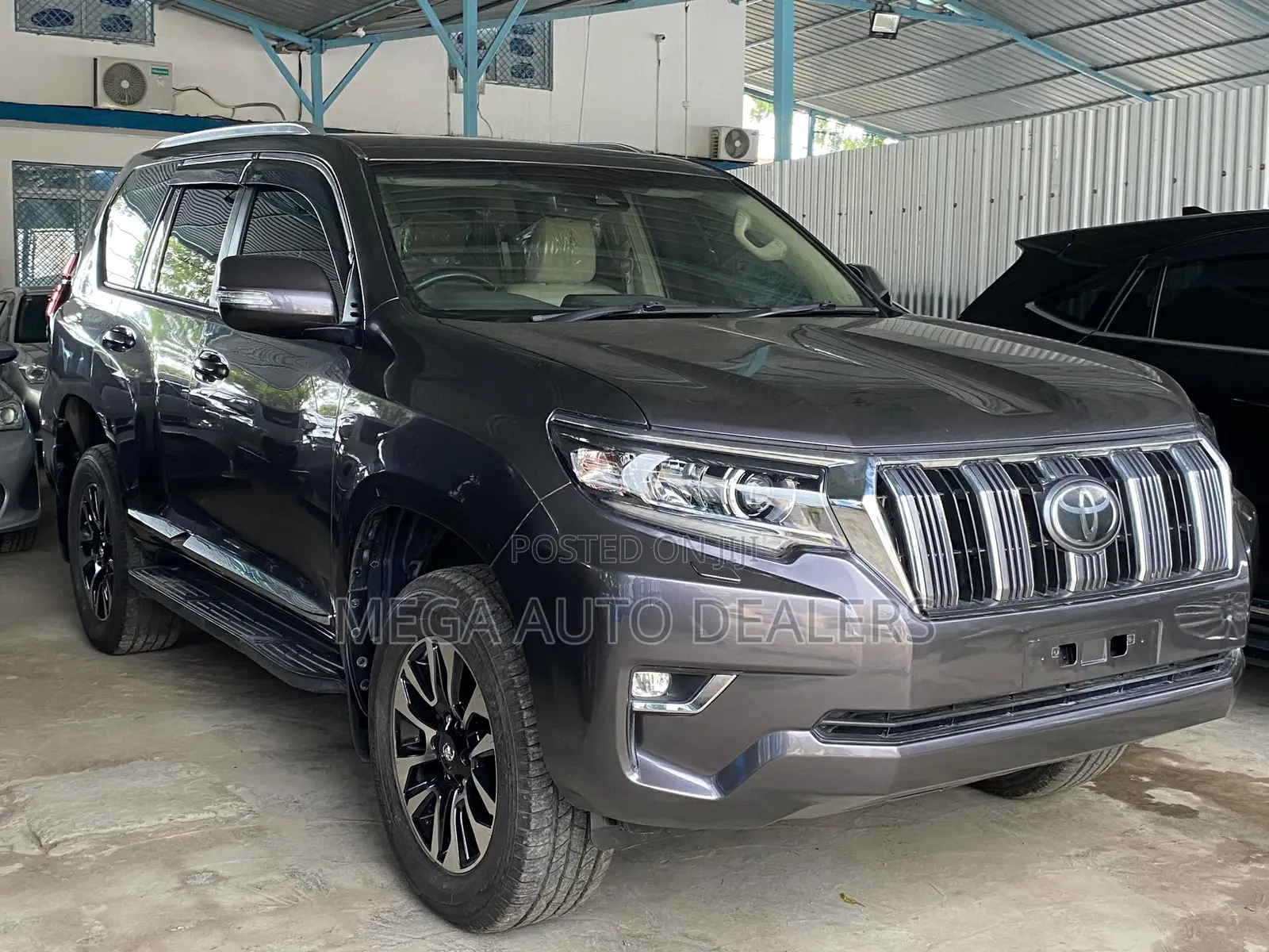 Toyota Land Cruiser Prado 2018 Gray