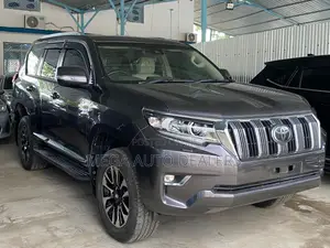 Toyota Land Cruiser Prado 2018 Gray