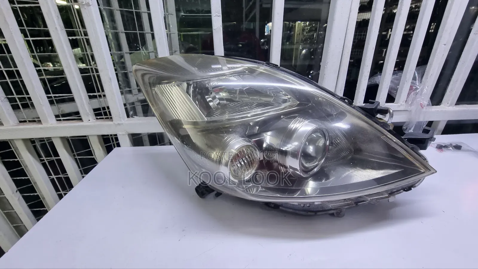 Toyota Isis Headlight Non Xenon