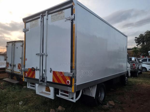 Mitsubishi Canter - thumbnail 3