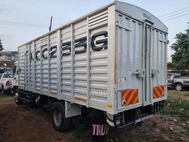 Isuzu FRR Truck - thumbnail 5