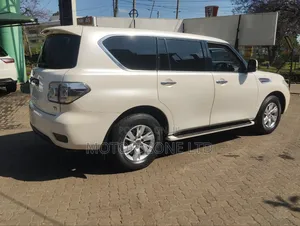 Nissan Patrol 2013 White