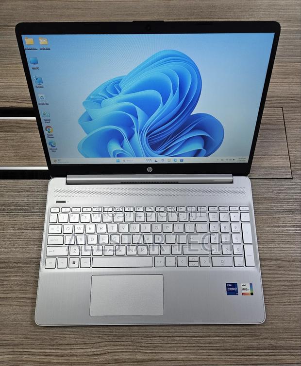 Laptop HP 15s 8GB Intel Core I7 SSD 512GB