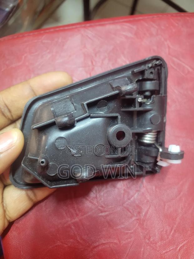 Suzuki Escudo Inner Handle - thumbnail 2