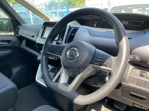 Nissan Serena 2018 White