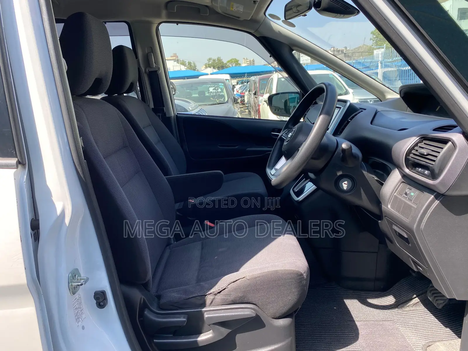 Nissan Serena 2018 White
