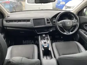 Honda Vezel 2018 White