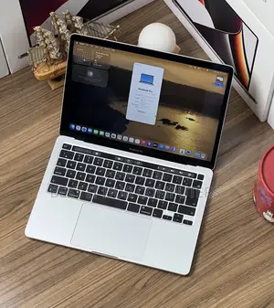 Laptop Apple MacBook Pro 2020 32GB Intel Core i7 SSD 512GB
