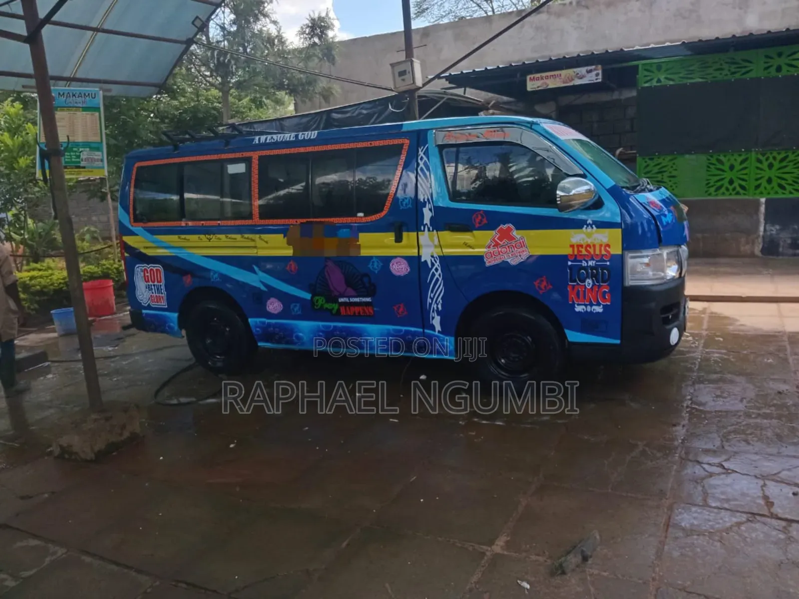 Toyota Regius 2009 Blue