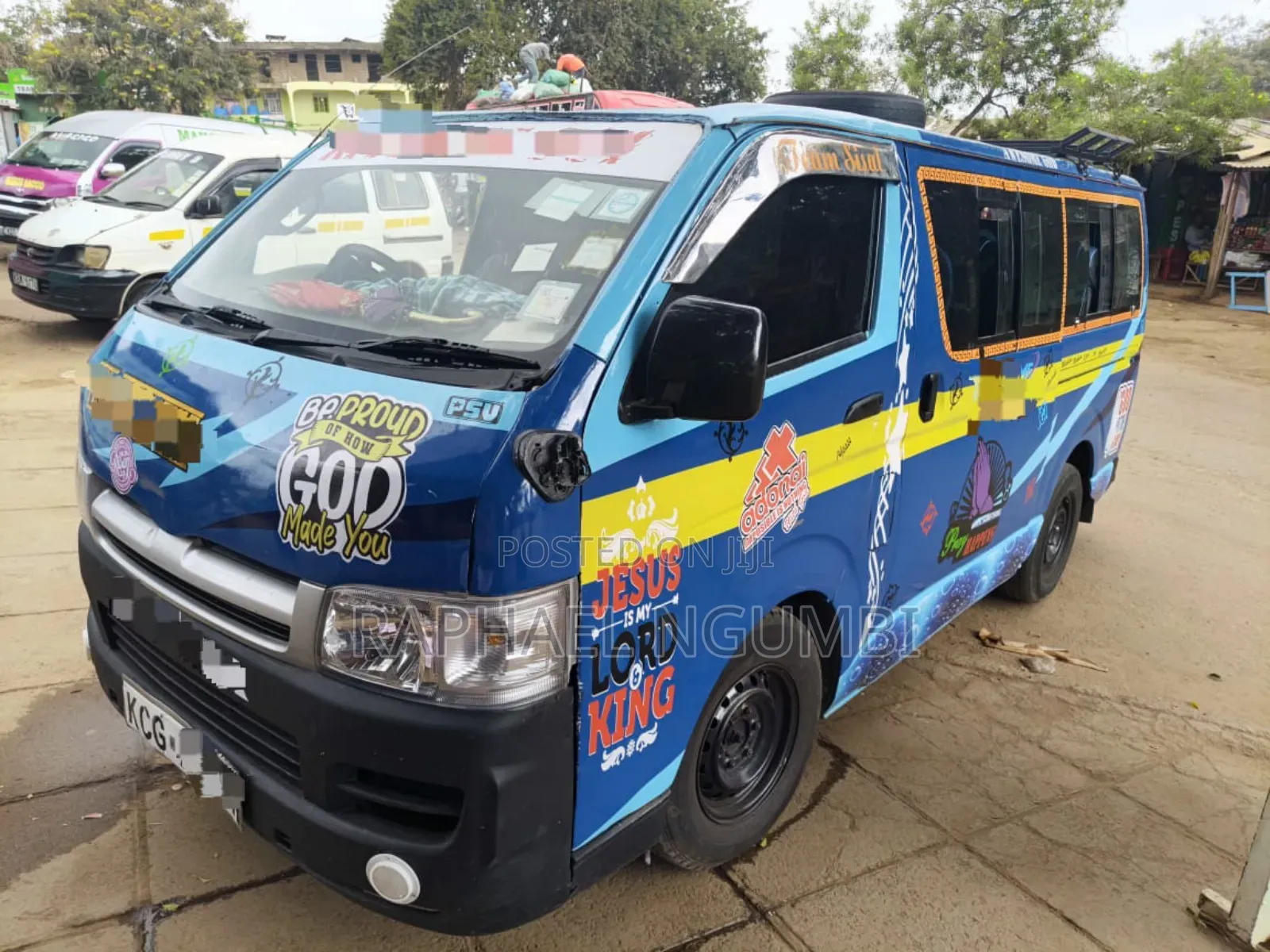 Toyota Regius 2009 Blue