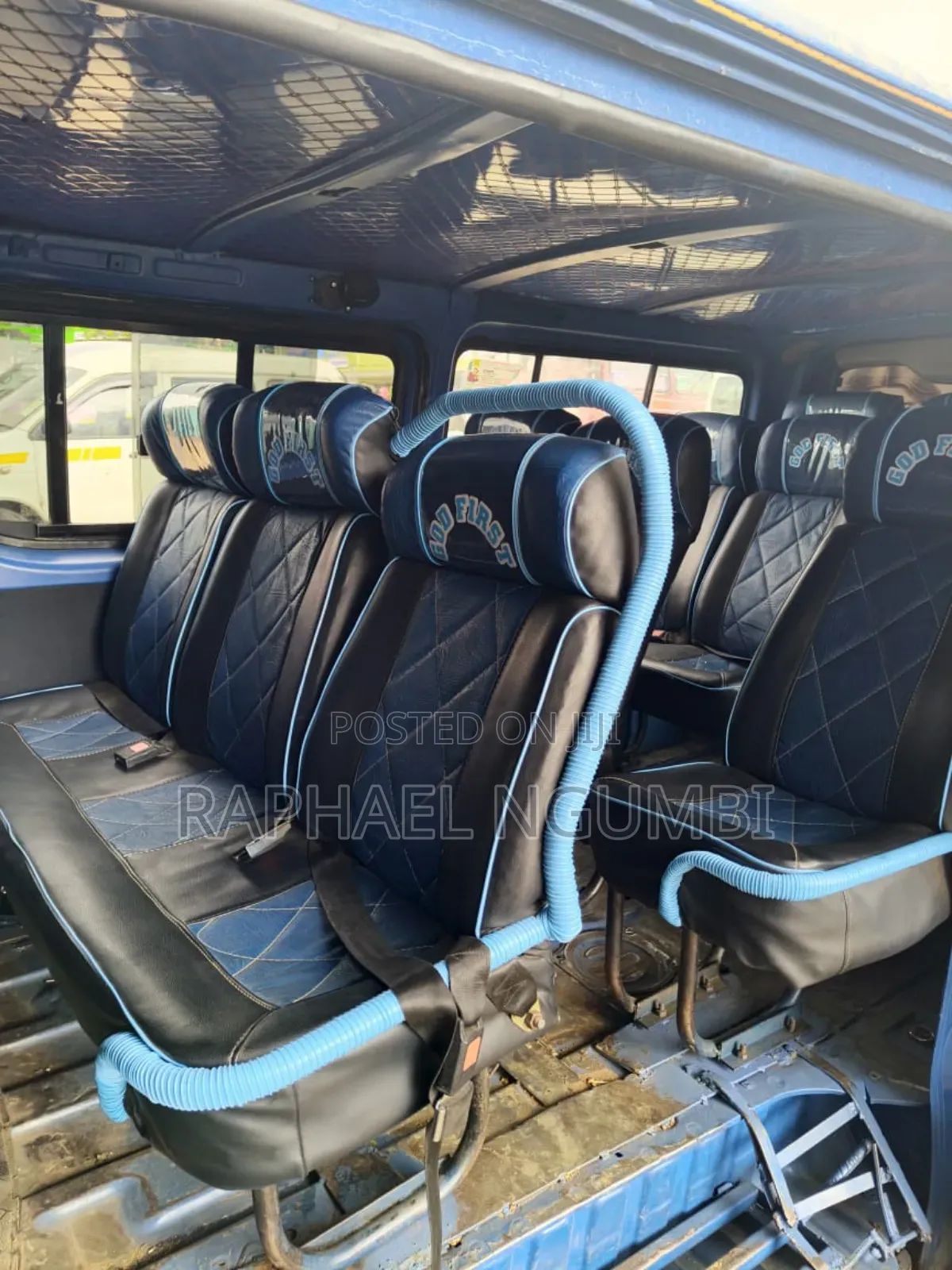 Toyota Regius 2009 Blue