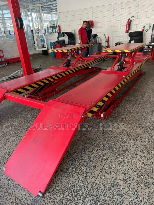 Heavy Commercial Vehicle Four Post Lift Capable of Lifting 3.5tn