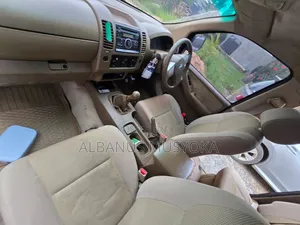 Nissan Navara 2004 Gold