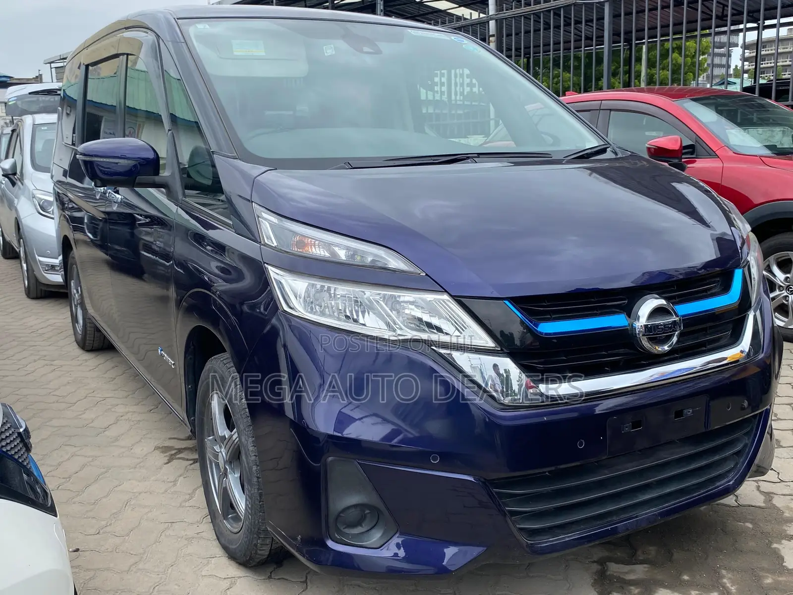 Nissan Serena 2018 Blue