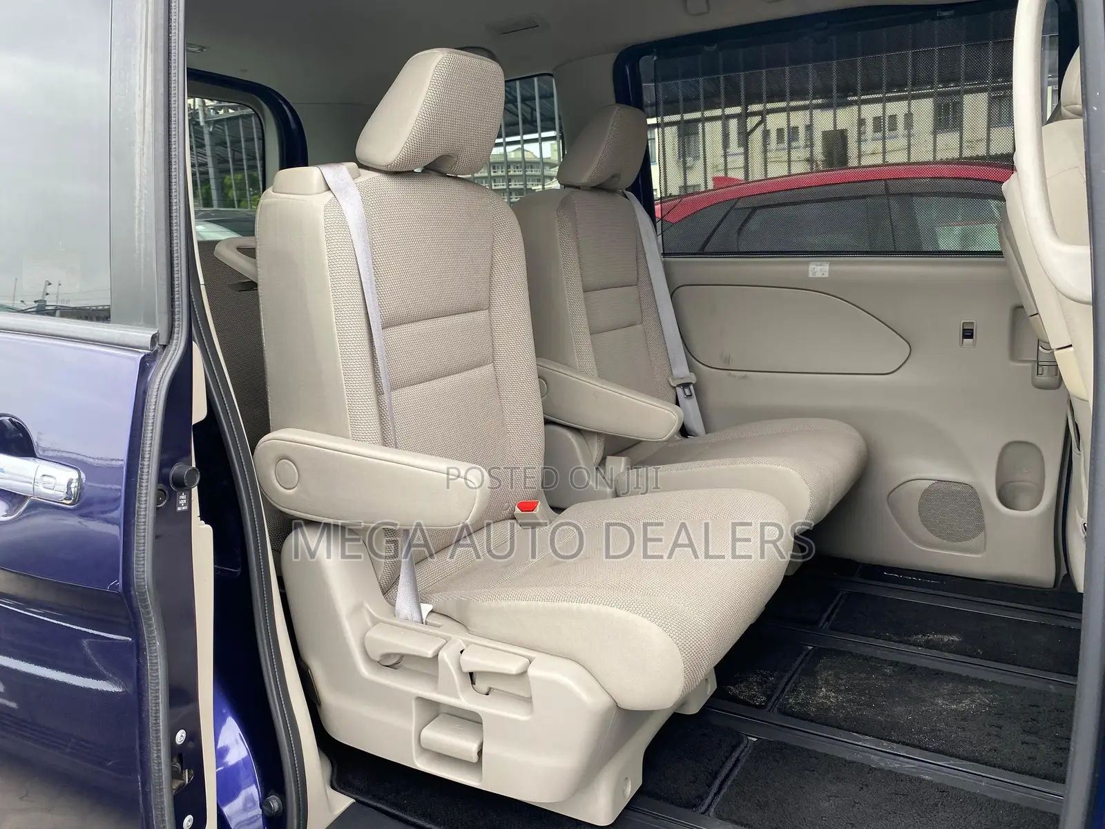 Nissan Serena 2018 Blue