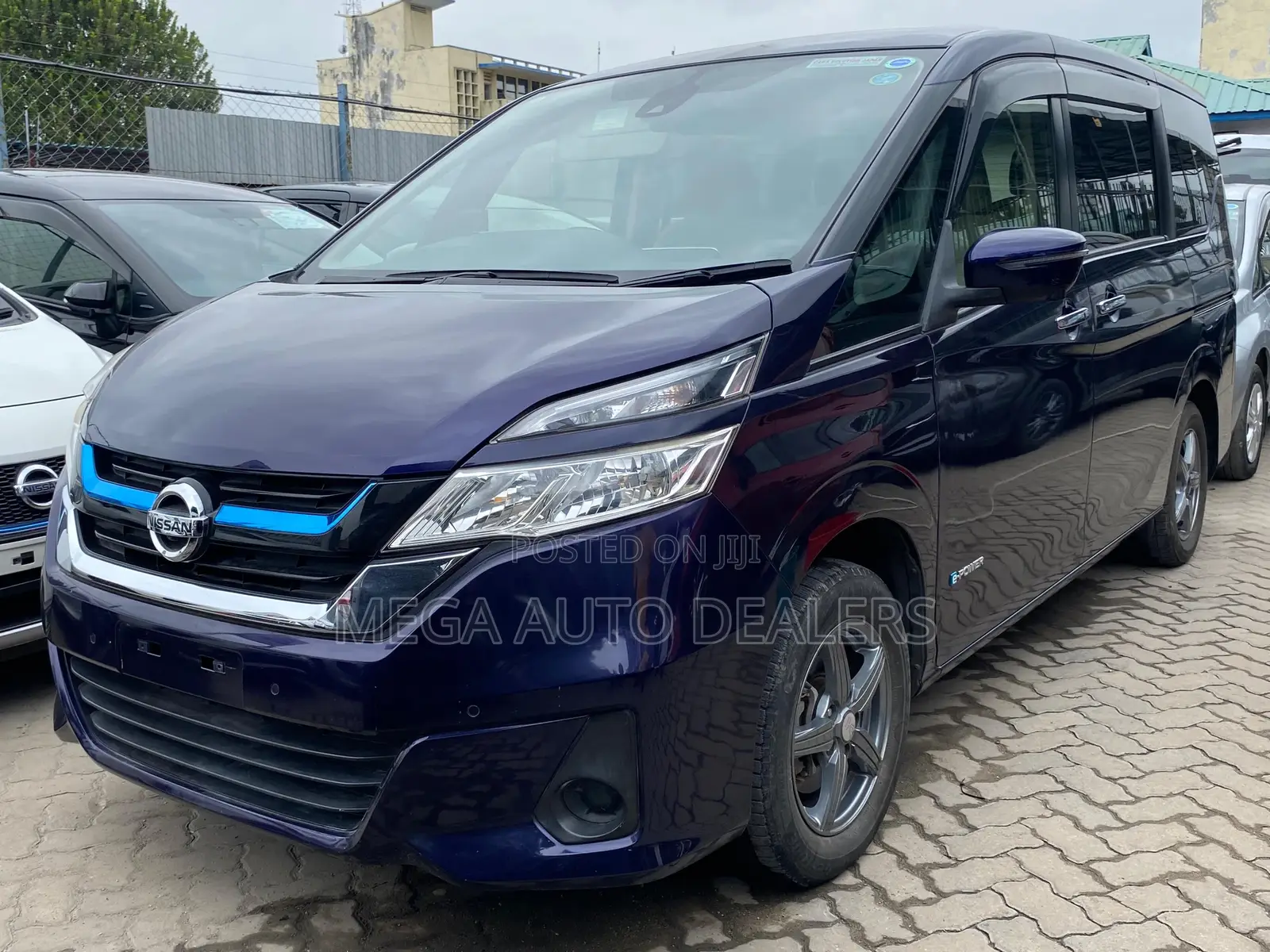 Nissan Serena 2018 Blue