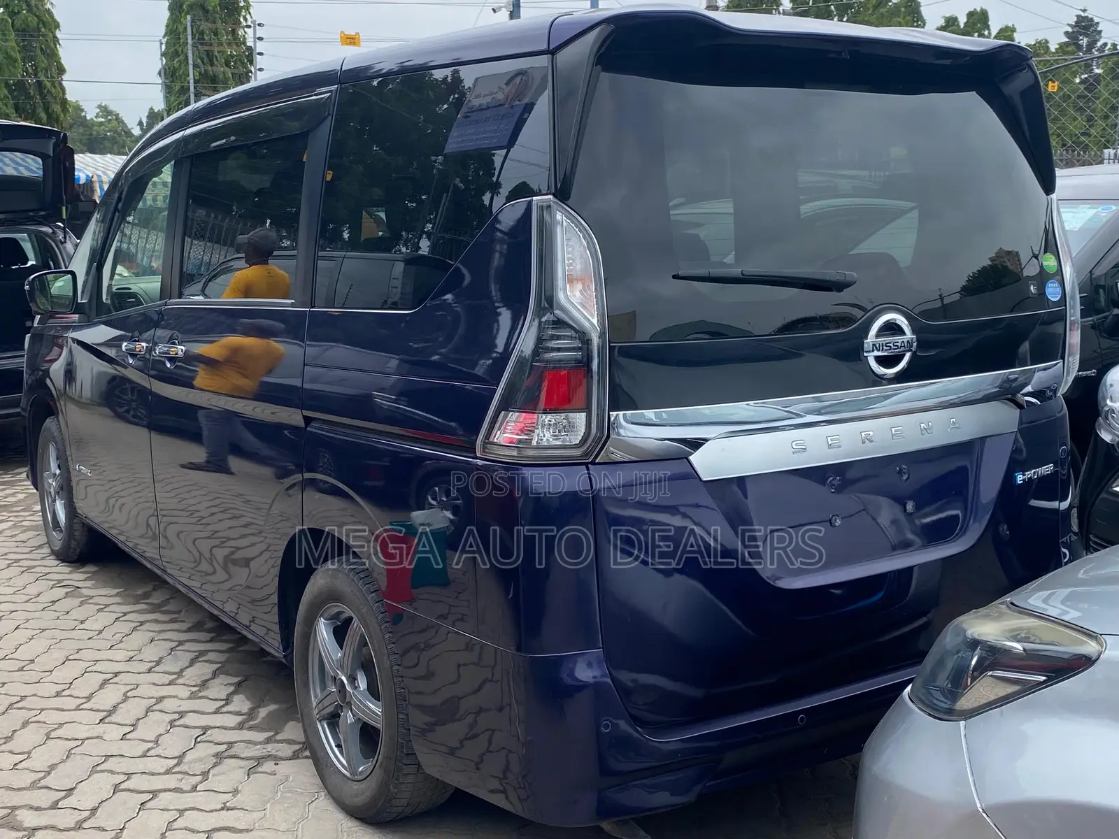 Nissan Serena 2018 Blue