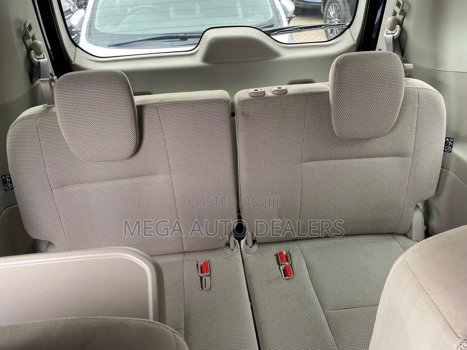 Nissan Serena 2018 Blue
