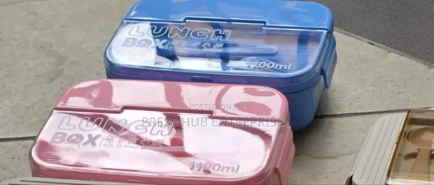 Multi-Compartment Plastic Bento Lunch Boxes." - main view