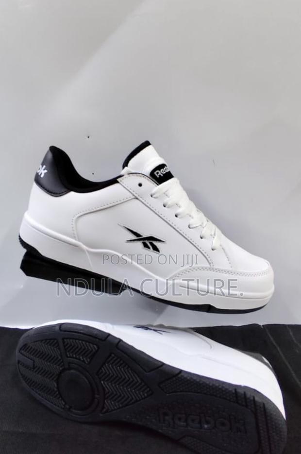 Old School Reeboks Classic - thumbnail 2
