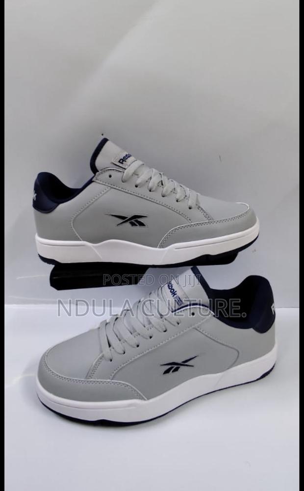 Old School Reeboks Classic - thumbnail 5