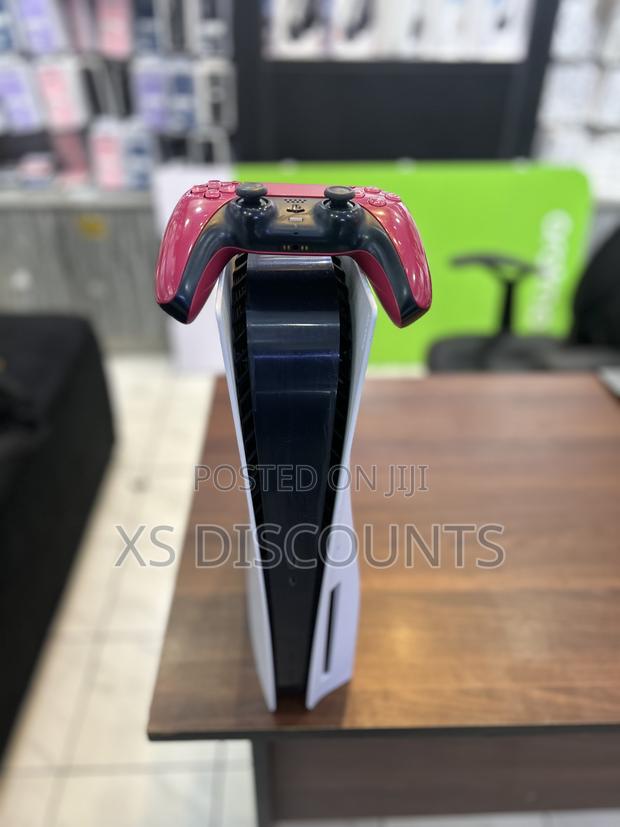 Standard Playstation 5 Disc With 1 Controller - thumbnail 2